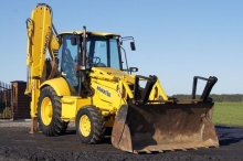 Utilaje Romania Inchirieri Utilaje Auto Util Construct SRL Pitesti Inchiriere Buldoexcavator Cilindru Compactor Buldozer Incarcator Frontal Excavator Arges