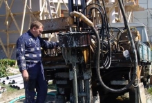 Utilaje Romania Foraje Fantani de Mare, Medie si Mica Adancime, Foraj cu Circulatie Inversa, Directa, Foraje Uscate cu Ciocan de Fund, Foraj Rotativ Hidraulic, Pompe de Caldura Pancota - S.C. Bimota Impex S.R.L.